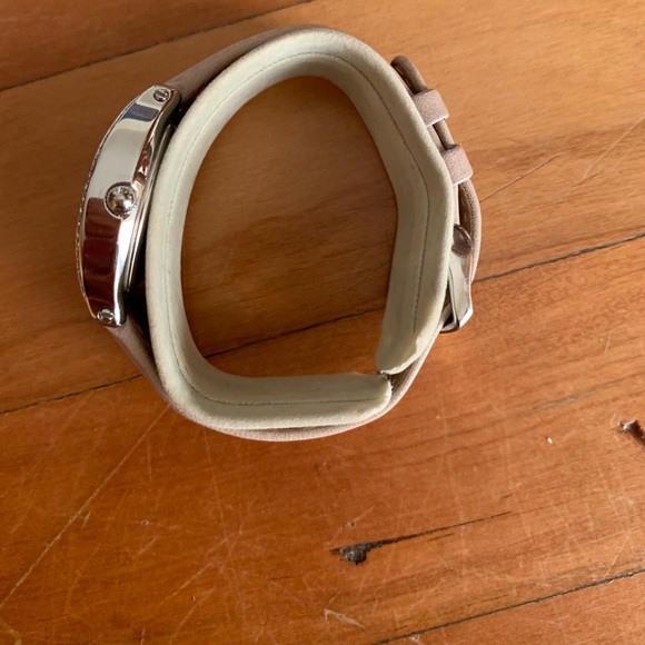 NEVER WORN FOSSIL WATCH - Picture 2 of 5